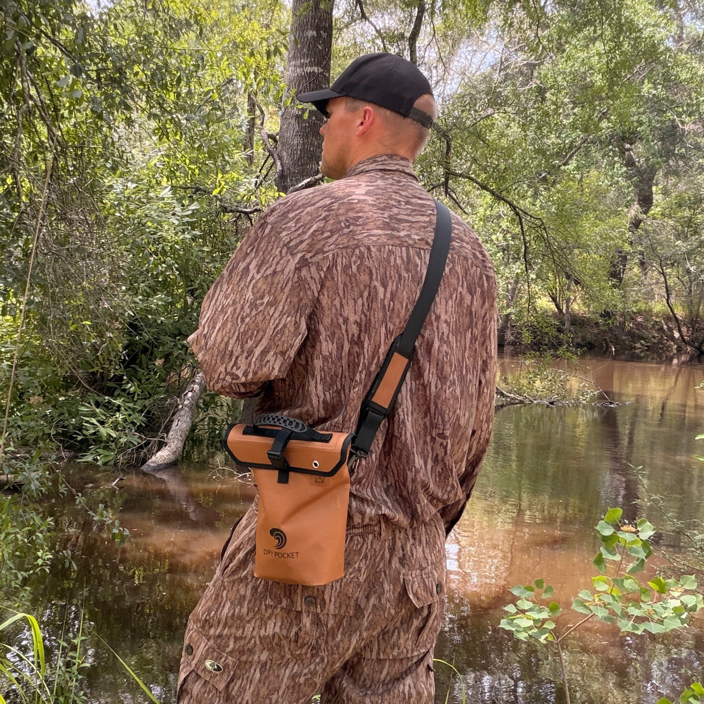 [PRE-ORDER] Waterproof Floating Shell Bag / Boating Bag [Arriving August]