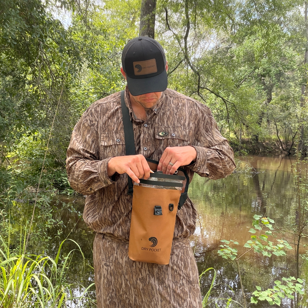 [PRE-ORDER] Waterproof Floating Shell Bag / Boating Bag [Arriving August]